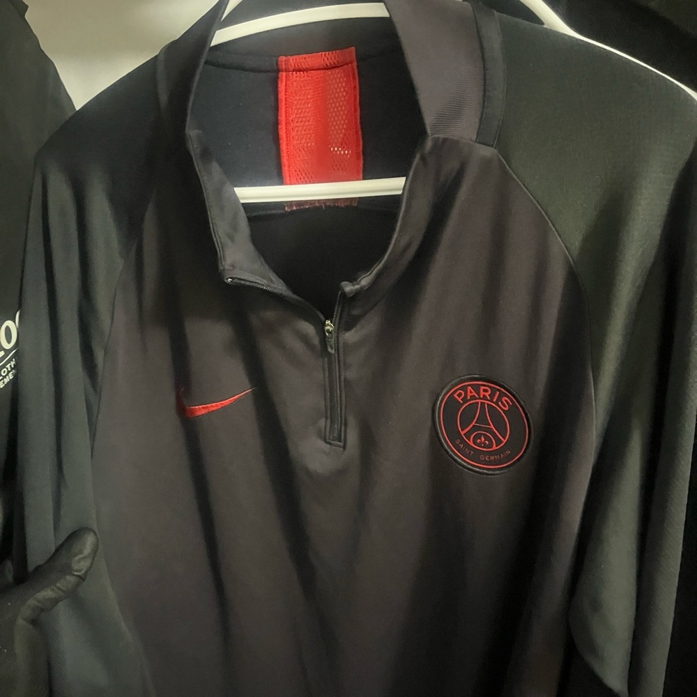 Nike Men's Quarter Zip Running Top - Size Large - Grey - 9/10 Condition